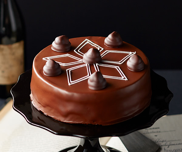 ルツェルンブッタークーヘン ヘーゼルナッツのチョコレートケーキ ケーキハウス ツマガリのオンラインショップ
